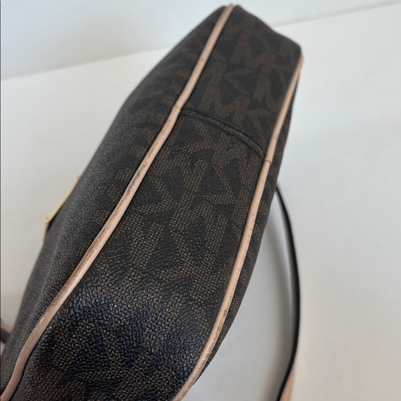 Michael Kors crossbody bag signature brown logo print canvas chain trimmed strap - Picture 8 of 16